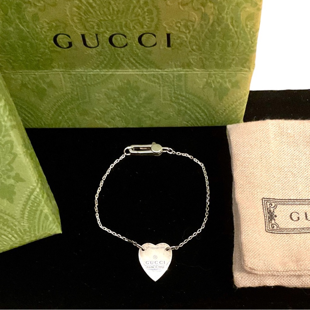 Gucci: Sterling Silver Logo Heart Trademark Bracelet (New/Original Packaging) - Picture 2 of 4